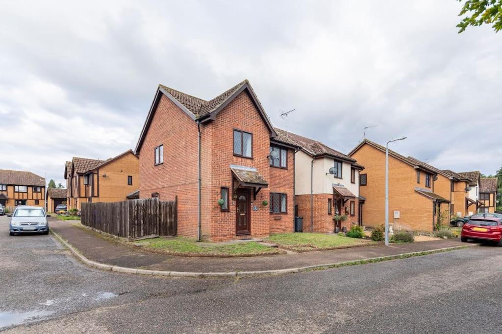 House On Cul De Sac Lakenheath Exterior foto